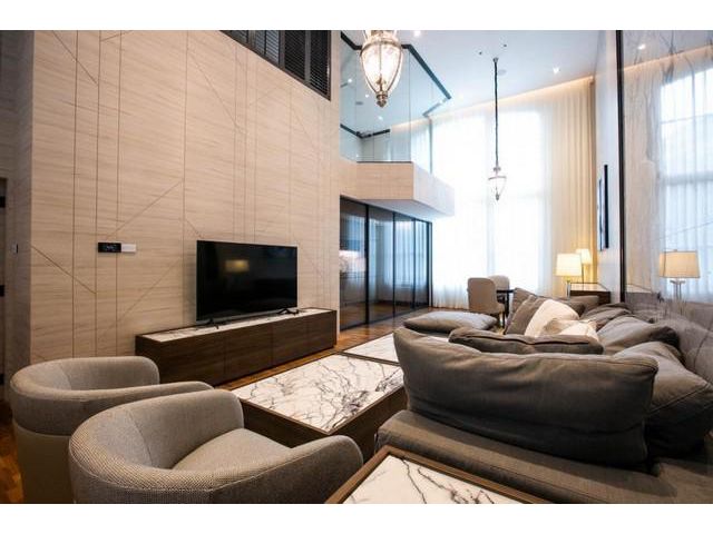 ขายทาวน์โฮม 4 ชั้น โครงการบ้านกลางกรุงทองหล่อ บ้านรีโนเวทใหม่พร้อมอยู่ ตรงข้าม J Avenueทองหล่อ ใกล้รถไฟฟ้าBTSทองหล่อ บ้า