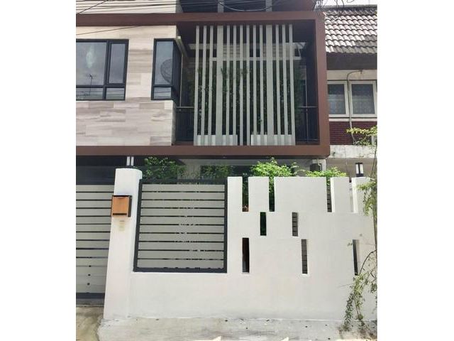 ให้เช่าทาวน์เฮาส์ 2ชั้น   ย่านสุขุมวิท71