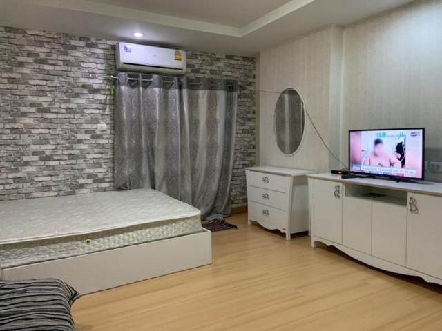 รหัสทรัพย์ B3521 ให้เช่า Happy Condo รัชดา 18 (เครื่องใช้ไฟฟ้าครบ พร้อมเฟอร์)