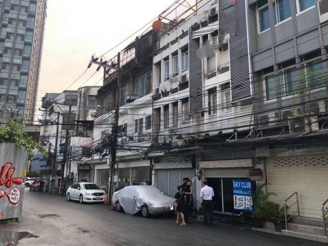 B28 ให้เช่าอาคารพาณิชย์ 3ชั้นครึ่ง สุขุมวิท51 เข้าซอยเพียง30เมตร ใกล้ BTS ทองหล่อ  เหมาะทำธุรกิจ วัฒนา