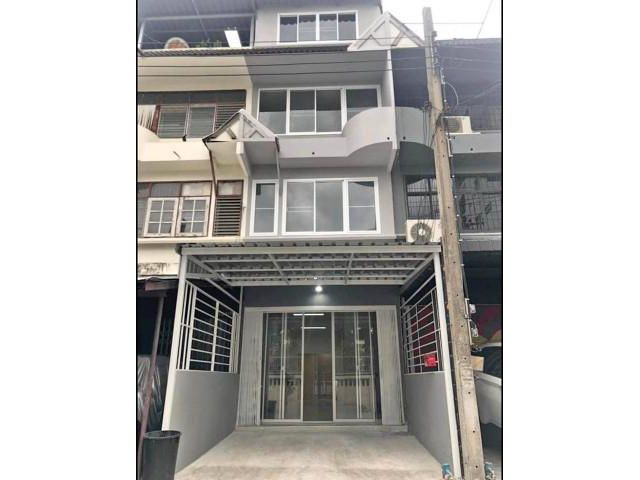 รหัสทรัพย์ A0941 Townhouse ในสุขุมวิท 65