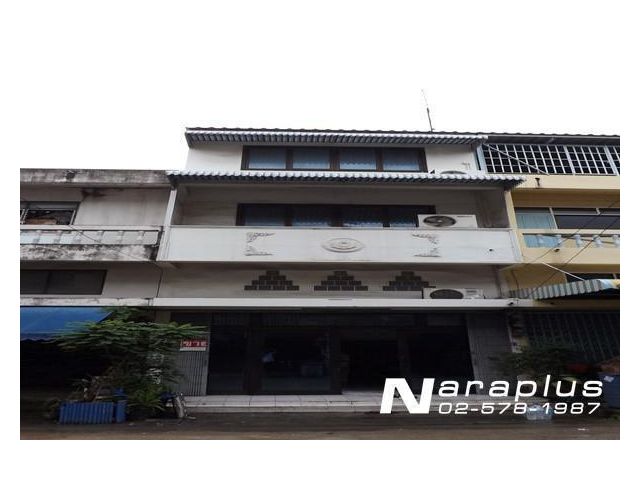 64010038 : ขายอาคารพาณิชย์ 3 ชั้นครึ่ง ขนาด 20 ตรว.  ซ.นวลจันทร์ 52