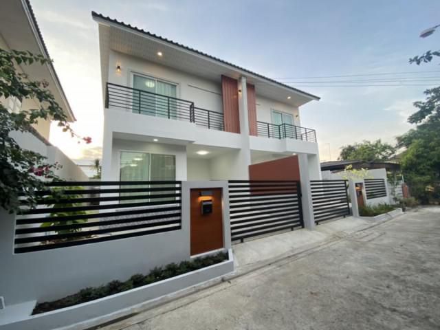 รหัสทรัพย์ A1148 บ้านแฝดสร้างใหม่ ซอยรัชดา 42