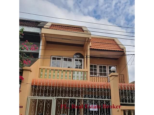 ให้เช่าทาวน์เฮ้าส์ 2ชั้น ถนนพระราม4 ใกล้ BTS