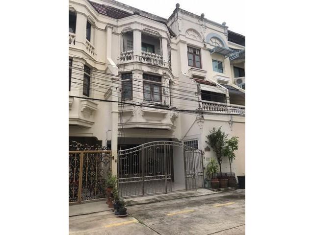 ให้เช่าทาวน์โฮม 3 ชั้น ซอยนราธิวาส 22 สาธุประดิษฐ์15 เขตยานนาวา หมู่บ้านทวีวัฒนาวิลล่า เฟอร์นิเจอร์ครบพร้อมอยู่ ใกล้ห้าง