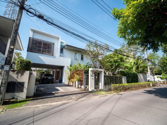 บ้านเดี่ยว  133 ตร.ว. โนเบิลทารา พัฒนาการ หลังมุม