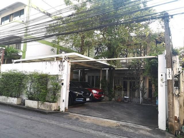 ให้เช่าบ้านเดี่ยว  ย่านถนนจันทน์- สาธุประดิษฐ์ ใกล้ทางด่วน  เนื้อที่ 60ตรว 3นอน 2น้ำ 50,000ต่อเดือน เช่าได้ เดือนเมษายน