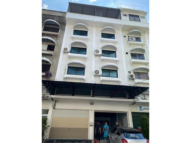 ขายอาคารพาณิชย์ 4 ชั้นครึึ่งซอยลาดพร้าว 128/4