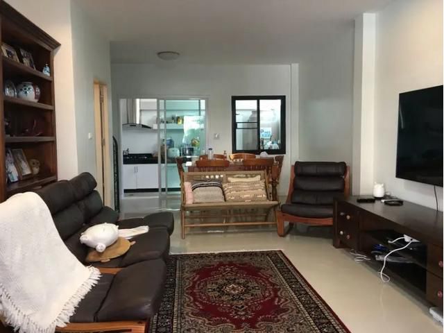 ให้เช่าทาวน์เฮ้าส์เดอะล็อค ทาวน์ ถนนสุขุมวิท101/1