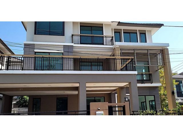 ขายบ้านเดี่ยว 3 ชั้น The Plant Elite พัฒนาการ 38 หลังหัวมุม