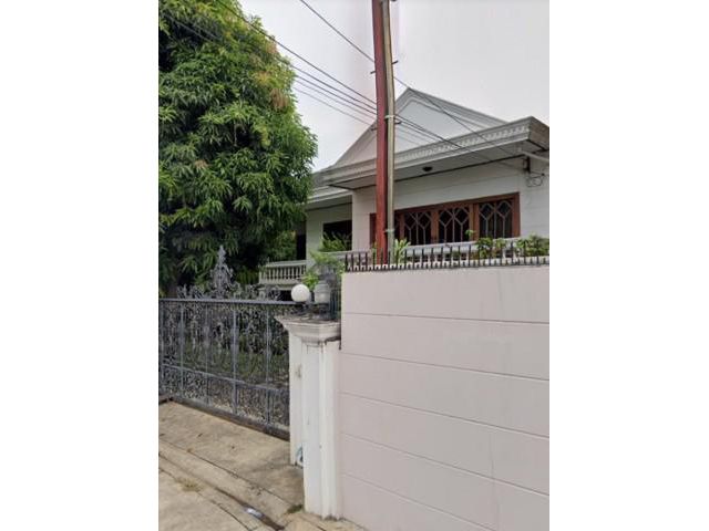 รหัสทรัพย์ B3686 ให้เช่า บ้านสวย 2 ชั้น หลังหัวมุมพร้อมต้นไม้ใหญ่ ซอยพระรามเก้า 49 (สวนหลวง)