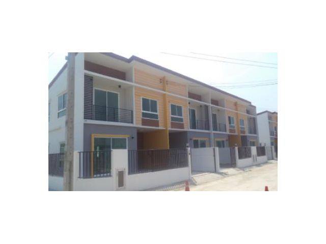ขาย ทาวน์โฮม ห่างจากถนนราชพฤกษ์ 100 เมตร เดอะริชวิลล์ ราชพฤกษ์ - รัตนาธิเบศร์ 123 ตรม. 21.9 ตร.วา ใกล้โรงเรียนนานาชาติเด่นหล้า
