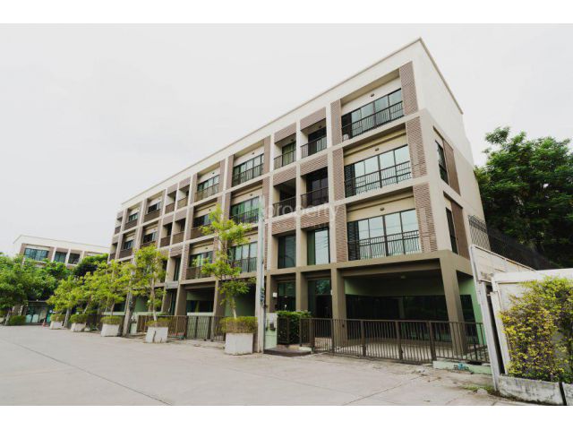 PR35ให้เช่าTownhome/Home Office ใหม่ ย่านบางนา-ศรีนครินทร์ Lumpini Town Residence Bangna-Srinakarin