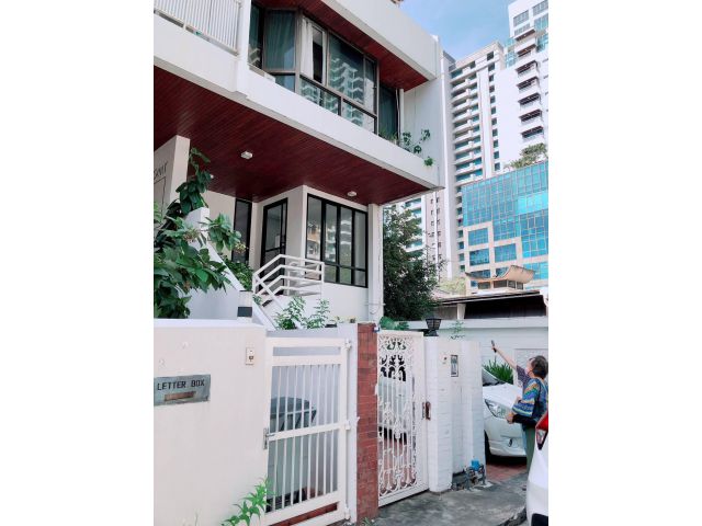 ให้เช่าทาวน์โฮม 3 ชั้น ซอยสุขุมวิท 39