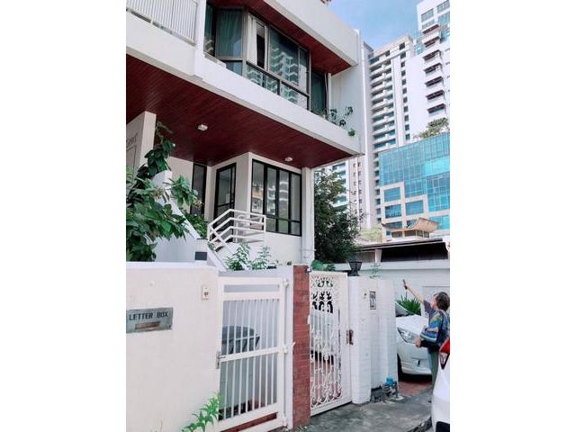 ให้เช่าทาวน์โฮม 3ชั้น สุขุมวิท 39 ใกล้BTSพร้อมพงษ์