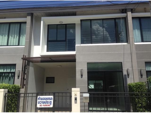 ขายทาวน์โฮม เดอะ วิลล่า บางบัวทอง 2 ชั้น