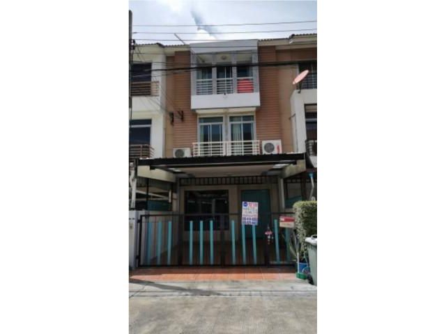 ขายด่วน ทาวน์โฮม 3 ชั้นหมู่บ้าน วิสต้าปาร์ค วิภาวดี1