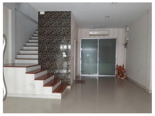 ให้เช่าทาวน์โฮม 3 ชั้น ซอยลาดพร้าววังหิน 53