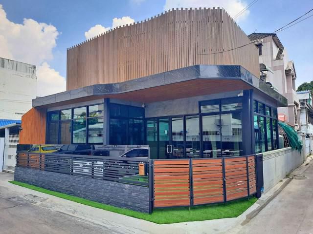 รหัสทรัพย์ B3703 บ้านออฟฟิศให้เช่า ทำเลดีใกล้ BTS กรมป่าไม้ รร สารวิทยา ม.ศรีปทุม
