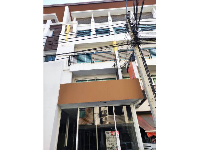 ขายโฮมออฟฟิศ 4 ชั้น 24 ตร.ว หมู่บ้านบิสทาวน์ ซอยลาดพร้าว 81 วังทองหลาง ใกล้บิ๊กซีลาดพร้าว - 05525