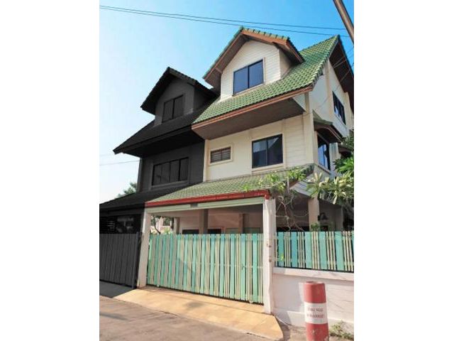 ให้เช่า ทาว์นโฮม หมู่บ้านปรางค์ทิพย์ ลาดพร้าว93