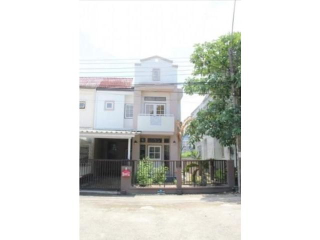 ขายบ้านแฝด หมู่บ้านเพชรอินทรา ติดแฟร์ชั่นไอร์แลนด์ ซอยรามอินทรา​99