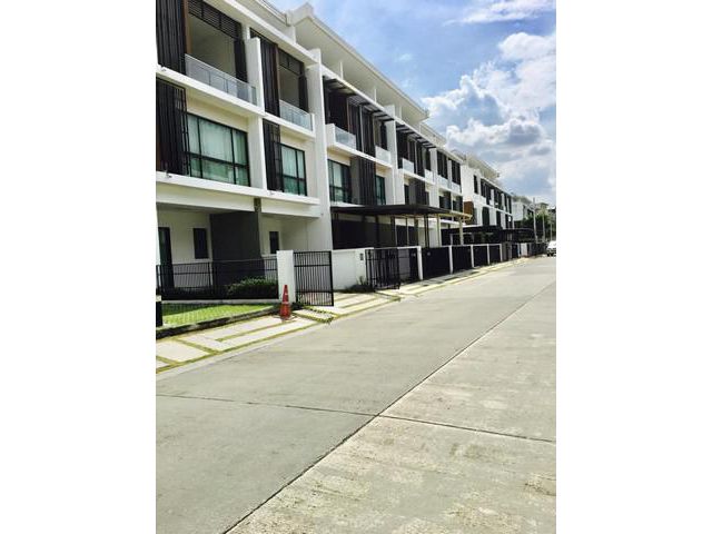ให้เช่าทาวน์โฮม 3 ชั้น The Terrace รามอินทรา 65