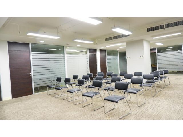 PF04 ให้เช่าพื้นที่สำนักงาน 500 ตรม ตึกเทรนดี้ ใกล้ BTSนานา 250 เมตร ซอยสุขุมวิท 13 ถนนสุขุมวิท เดินทางสะดวก