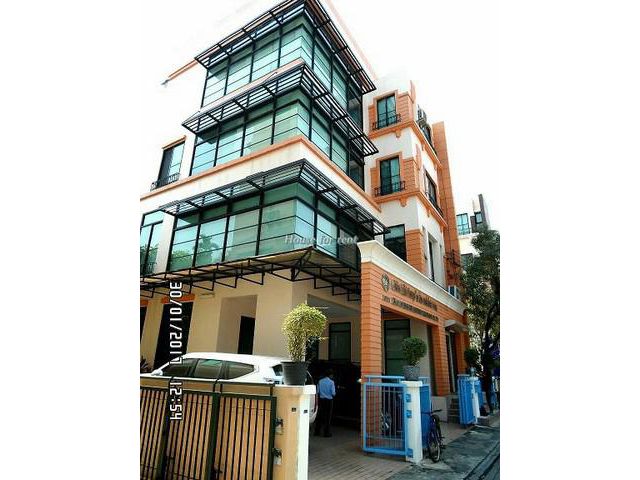 ให้เช่าโฮมออฟฟิศ 4 ชั้น 493 ตรม. ลาดพร้าว71