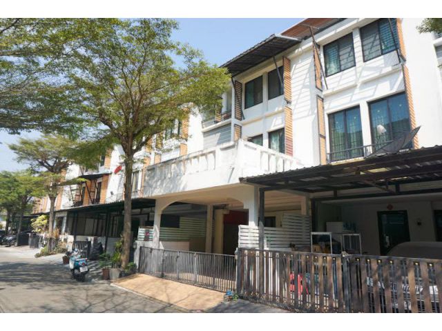 ขาย ทาวน์โฮม 3 ชั้น อารียา โมวา เกษตร-นวมินทร์ พร้อมอยู่