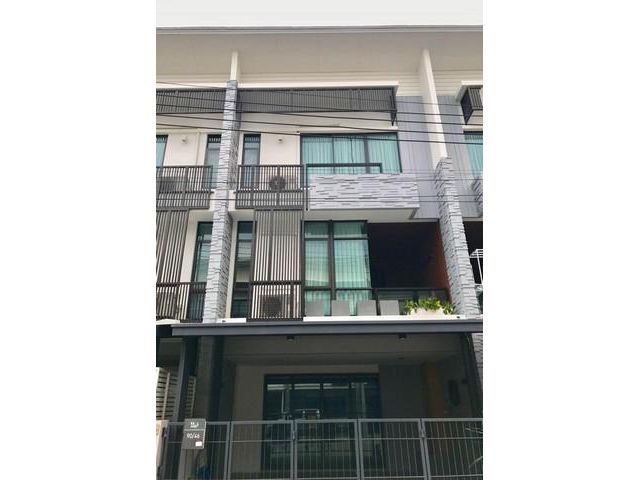 ให้เช่าทาวน์โฮม 3ชั้น ถนนบางนาตราด