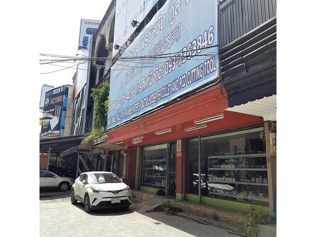 PK4อาคารพาณิชย์ 1 ชั้นครึ่ง ติดถนนศรีนครินทร์