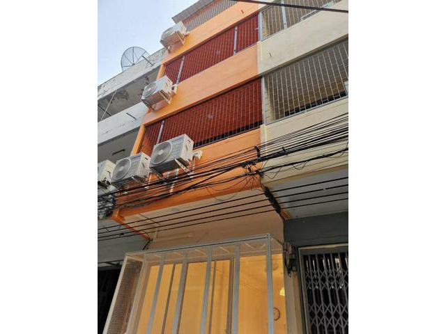 ให้เช่าอาคารพาณิชย์ 5ชั้น ถนนสุขุมวิท ใกล้ BTS