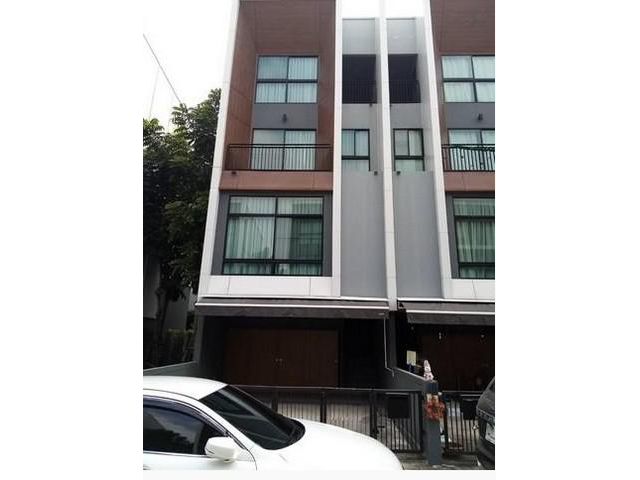ให้เช่าทาวน์โฮม 3ชั้น พัฒนาการ