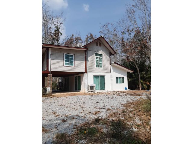 บ้านสวยๆ พร้อมสวนผลไม้ 2 ไร่ ติดถนนลาดยาง ไฟฟ้า ประปา ชุมชน ต.น้ำเป็น อ.เขาชะเมา ระยอง เอกสารโฉนด