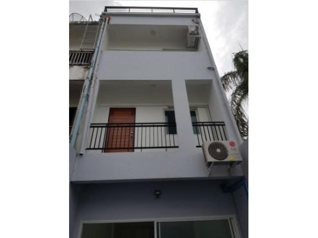 รหัสทรัพย์ B3925 ให้เช่าทาวน์โฮม 3 ชั้น ขนาดใหญ่ห้องริม ซอยพหลโยธิน 40 ใกล้ ม.เกษตร