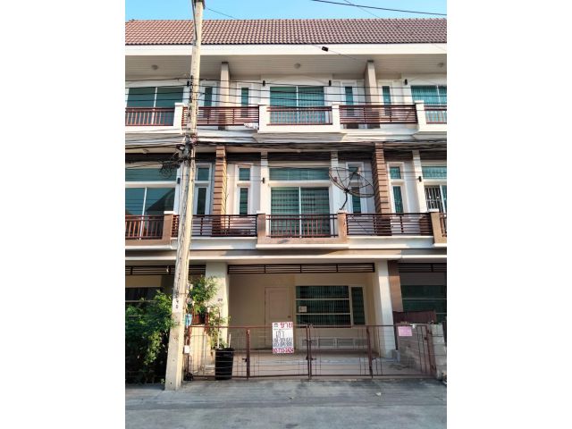 ให้เช่าทาวน์โฮม 3 ชั้น 26 ตร.ว. ม.พรีเมี่ยมเพลส ถ.นวมินทร์  ใกล้เดอะมอลล์บางกะปิ - 05541