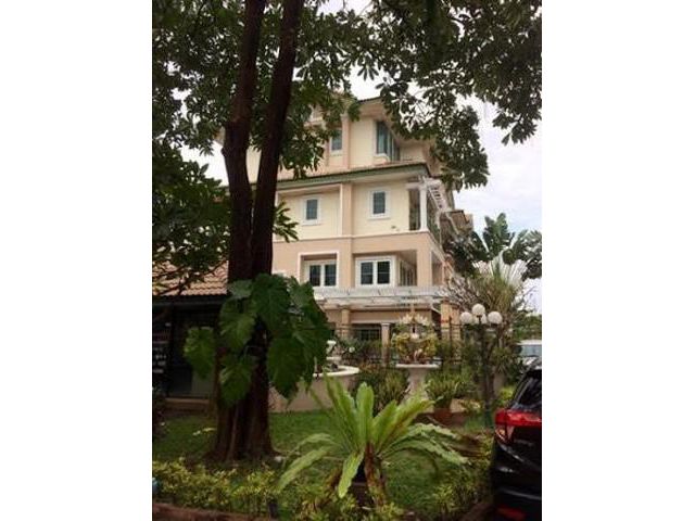 ให้เช่าทาวน์โฮม หมู่บ้านคริสตัลวิลล์ รามอินทรา