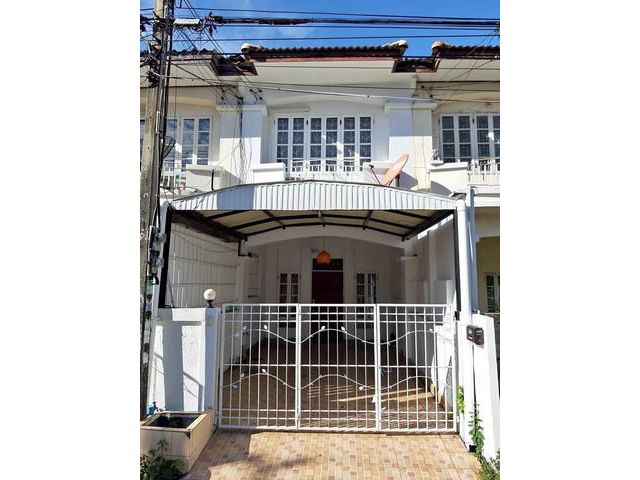 ให้เช่าทาวน์เฮาส์ หมู่บ้านสรานนท์ ลาดพร้าว101 เนื้อที่ 24ตรว 3นอน 2น้ำ15,000ต่อเดือน       ติดต่อคุณ สมศักดิ์ Tel: 09826