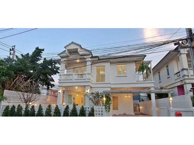 ขาย บ้านเดี่ยว หลังใหญ่ แต่งสไตล์ วินเทจ