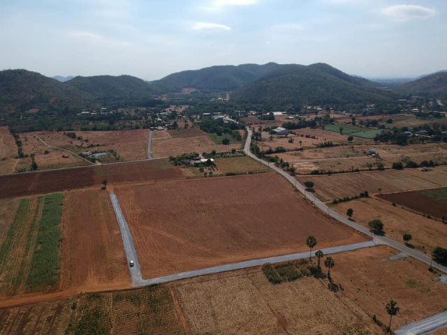 ที่ดินโฉนด 1 ไร่ เห็นวิวภูเขาไฟฟ้าน้ำประปาถึงที่  450,000บาท ฟรีค่าโอน