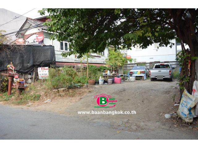 ที่ดินถมเเล้ว ซอยลาดปลาเค้า 24 แยก 4 เนื้อที่ 49 ตรว. ถนนลาดปลาเค้า-วังหิน เขตลาดพร้าว