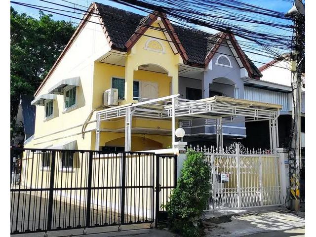 บ้านทาวเฮาส์ 2 ชั้น ในตัวเมืองนครราชสีมา