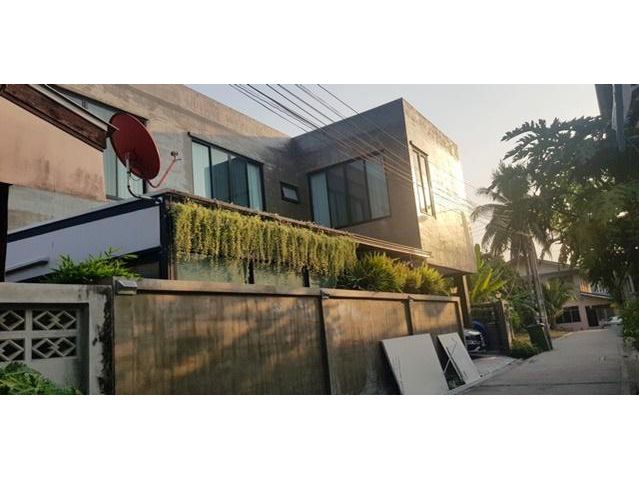 ขาย9.5 ล้าน บ้านเดี่ยวสไตล์โมเดิร์นนนทบุรีมาแต่ตัว
