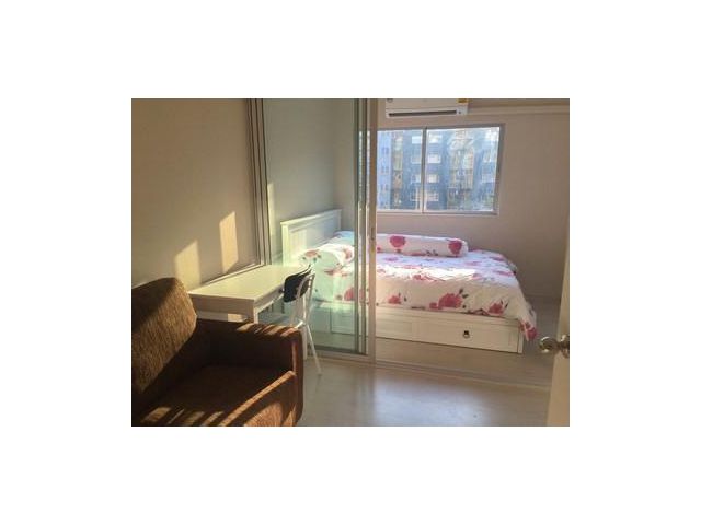 วิวสวนหย่อม/สระว่ายน้ำ ห้องมุม