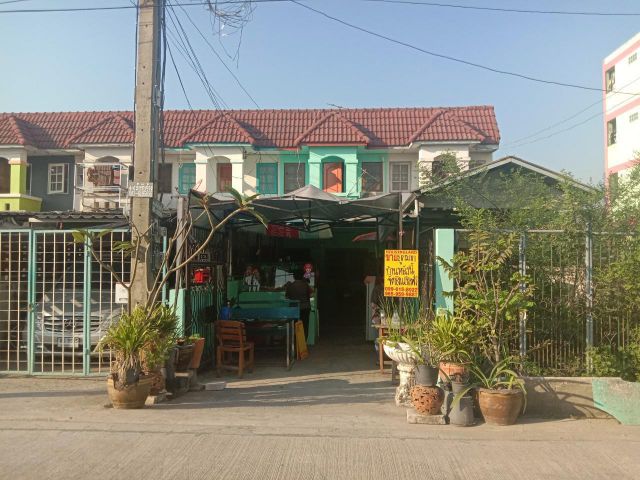 ขายทาวน์เฮ้าส์ 2 ชั้น ซอยไสวประชาราษฎร์ 23 ( ติดถนนคลอง4 )