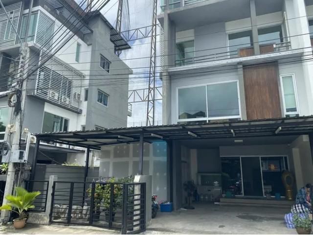 ด่วน ให้เช่าโฮมออฟฟิต 4ชั้น โครงการบีสแควร์ ย่านเหม่งจ๋าย พระราม9  ใกล้เลียบด่วน ใกล้สี่แยกเหม่งจ๋าย  ใกล้โรงเรียนนานาชา