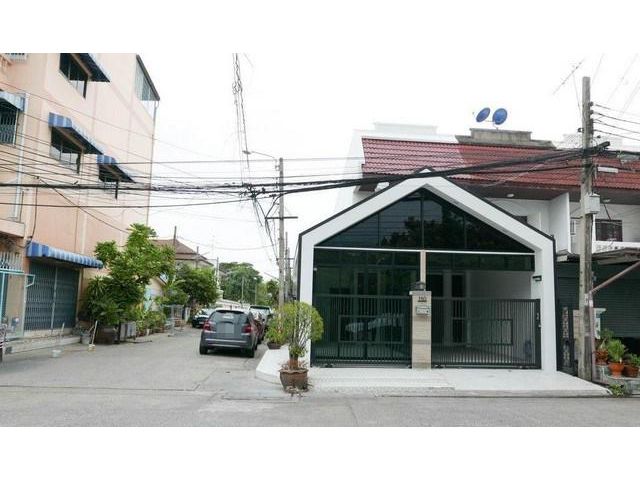 ให้เช่า ทาวน์เฮ้าส์ 2 ชั้น บ้านธรากร รามคำแหง