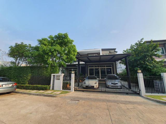 ขายบ้าน เดอะแกรนด์ ปิ่นเกล้า โครงการหรู ติดถนนบรมราชชนนี ที่ดิน 102 ตรว. พื้นที่ใช้สอยในตัวบ้าน 280 ตรม.บ้านหลังมุมสุด ใ