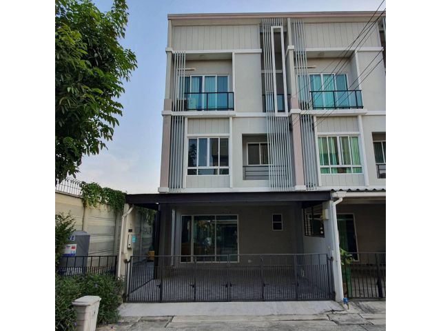 ขาย Townhome 3 ชั้น หมู่บ้าน Patio พัฒนาการ38 สวนหลวง กรุงเทพ โทร 089-7626160
